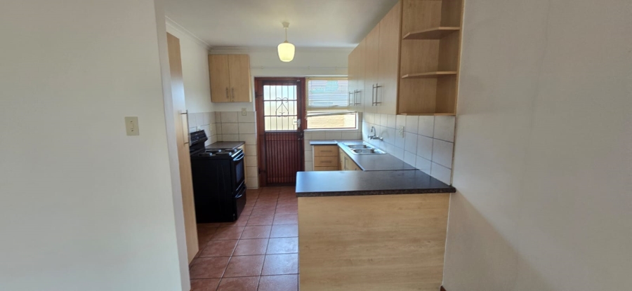 To Let 1 Bedroom Property for Rent in Eversdal Western Cape